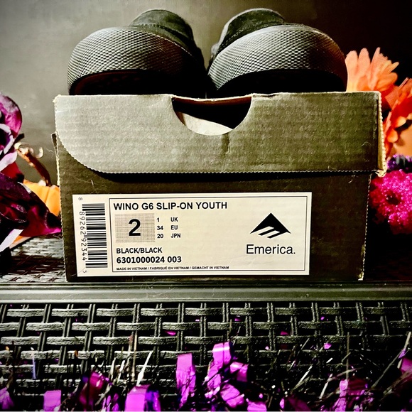 BRAND NEW Emerica. Wino G6 Slip-On (YOUTH) - Picture 6 of 6